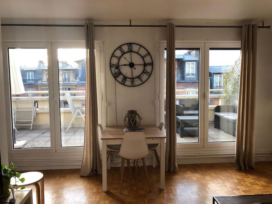 Terrasse Avec Vue Appartement Parijs
